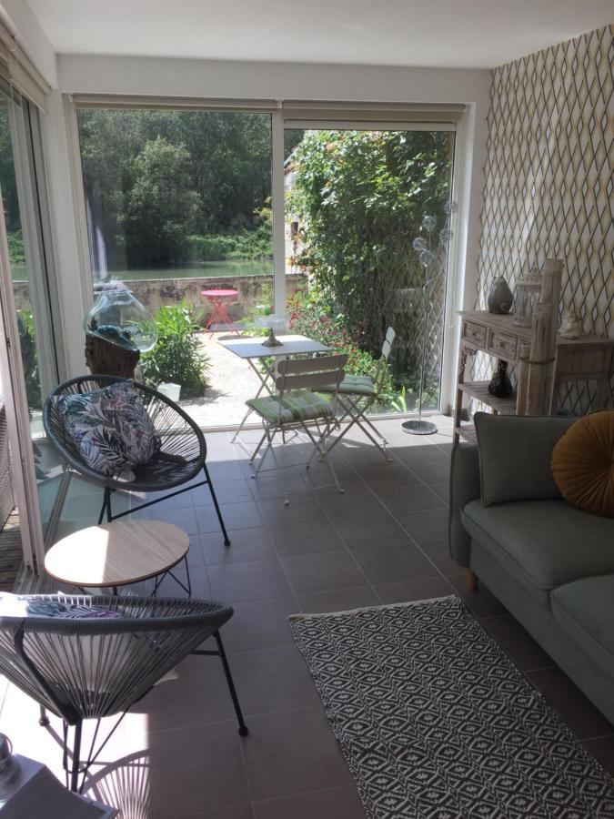 Bed and Breakfast De Charme Et D'Eau Saint-Savinien Esterno foto