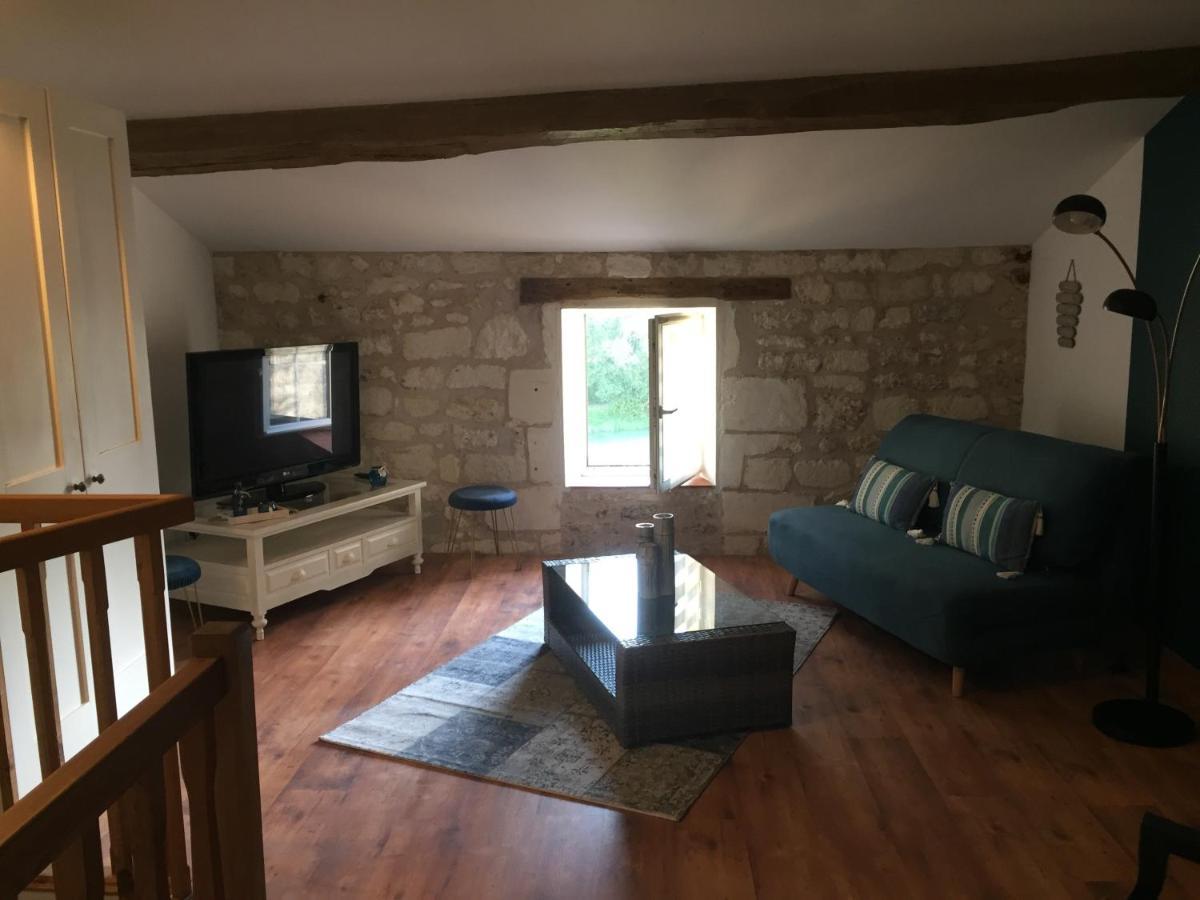 Bed and Breakfast De Charme Et D'Eau Saint-Savinien Esterno foto