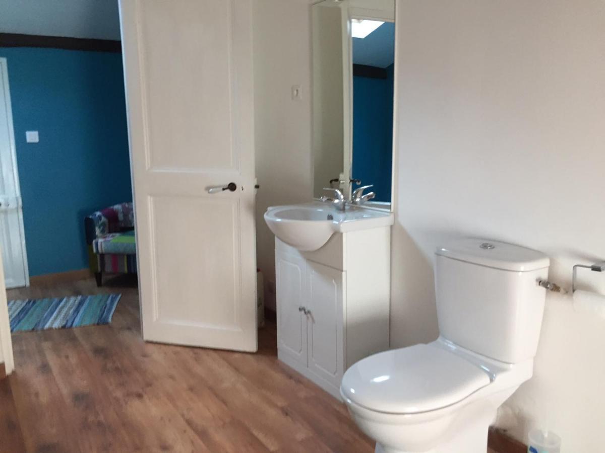 Bed and Breakfast De Charme Et D'Eau Saint-Savinien Esterno foto