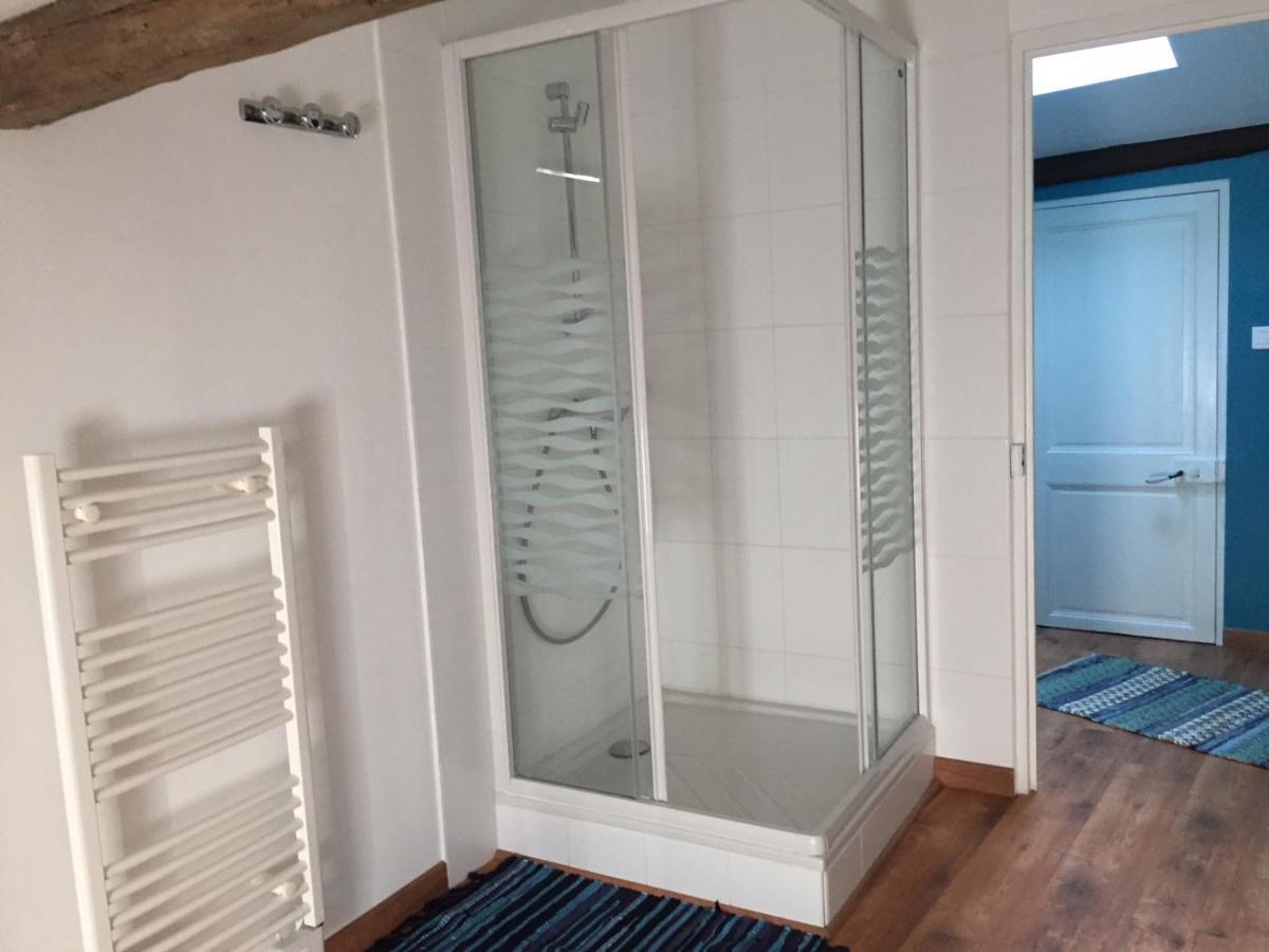Bed and Breakfast De Charme Et D'Eau Saint-Savinien Esterno foto